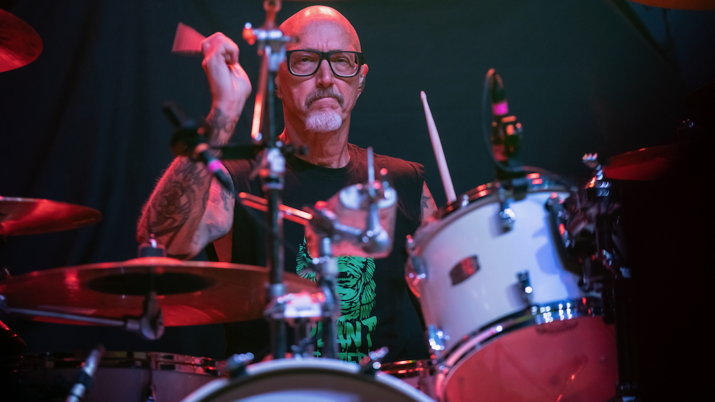 Dave McClain mit Sacred Reich am 15. Oktober 2025 im kalifornischen Berkeley